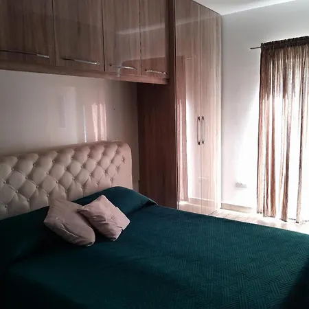 Cozy 3 Bedroom House With Large Terrace & Bbq