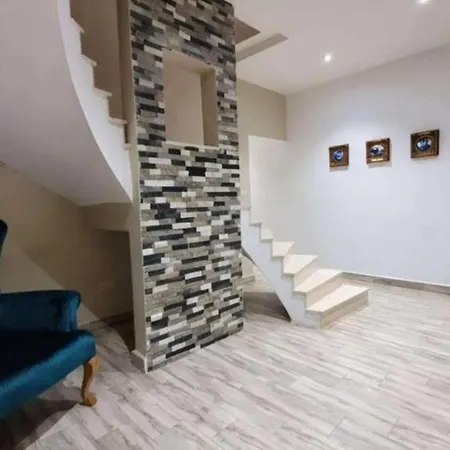 Cozy 3 Bedroom House With Large Terrace & Bbq