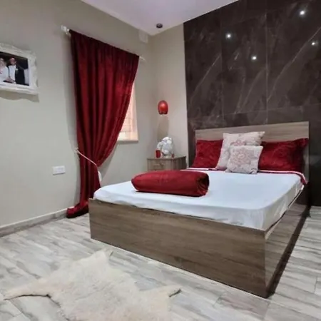 아파트 Cozy 3 Bedroom House With Large Terrace & Bbq *